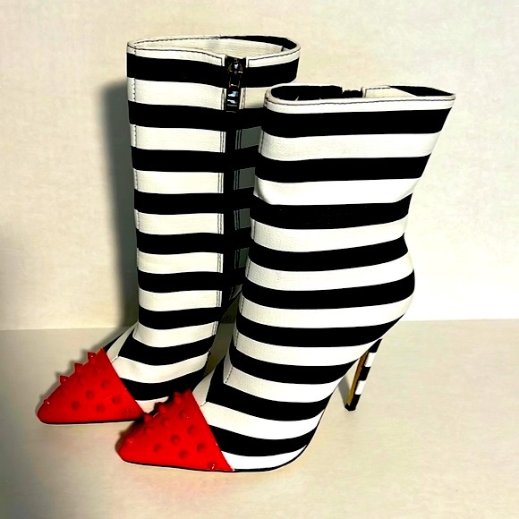 Boot 👢 - Picture 1 of 6